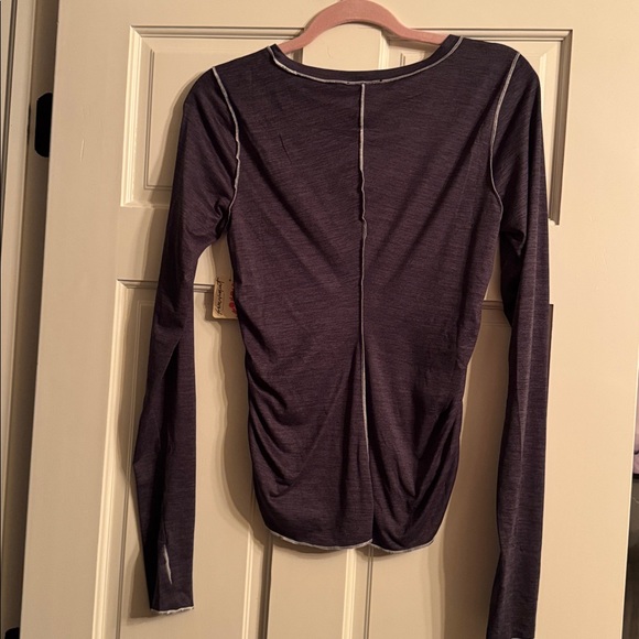 Free People Gray Long Sleeve Top with thumb holes - Picture 4 of 4